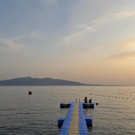 Seaside Sanctuary In Lejlighed